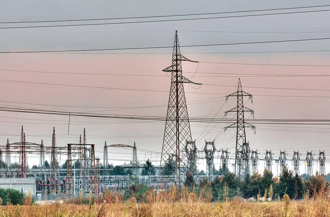 Power distribution banner